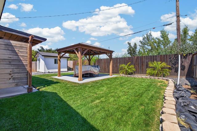 217 Morada Ln, Stockton, CA 95210