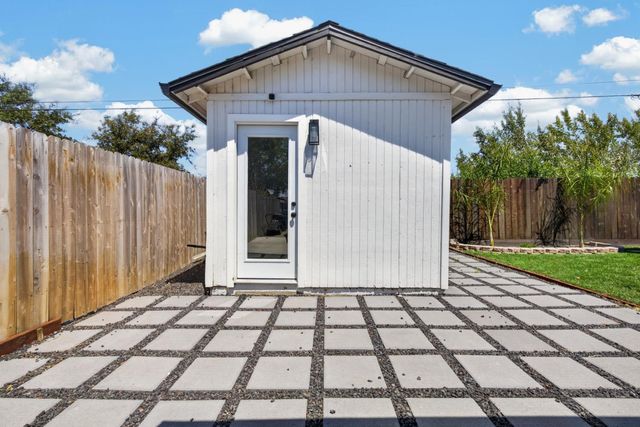 217 Morada Ln, Stockton, CA 95210