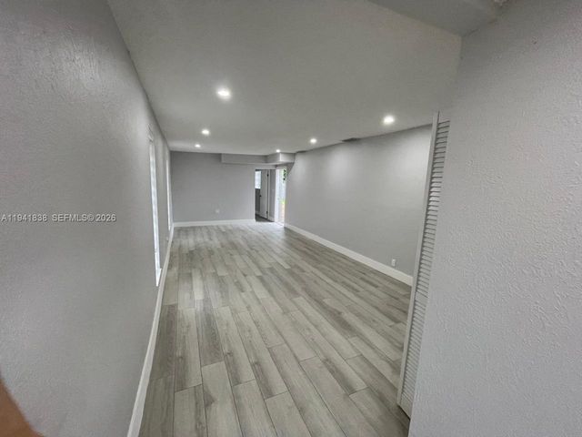 6241 NW 12th St, Sunrise, FL 33313