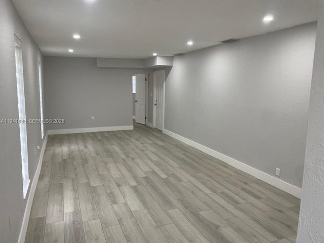 6241 NW 12th St, Sunrise, FL 33313