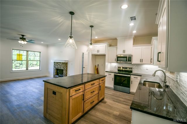 5200 Summerfield Dr E, Tuscaloosa, AL 35404