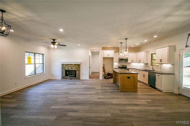 5200 Summerfield Dr E, Tuscaloosa, AL 35404