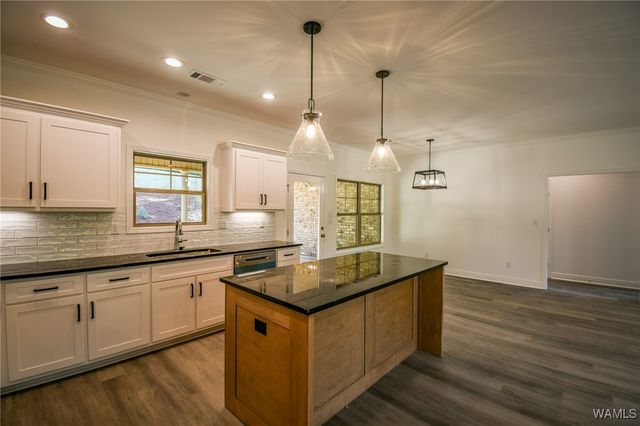 5200 Summerfield Dr E, Tuscaloosa, AL 35404