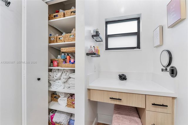 5121 NW 87th Ave, Lauderhill, FL 33351