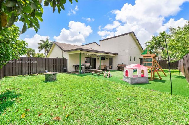 5121 NW 87th Ave, Lauderhill, FL 33351