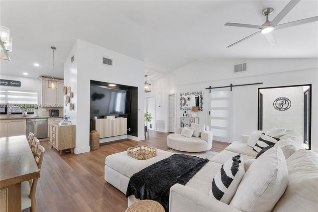 5121 NW 87th Ave, Lauderhill, FL 33351