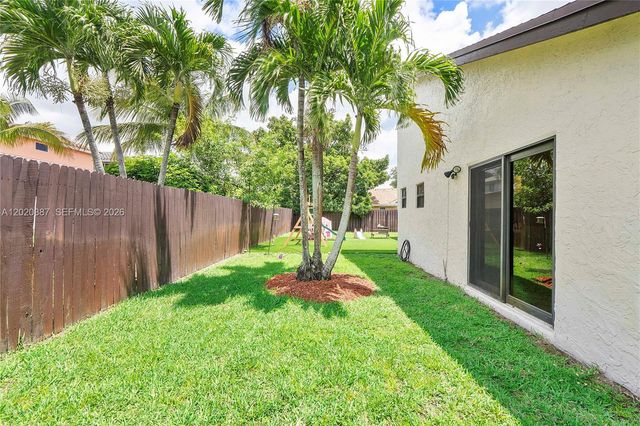 5121 NW 87th Ave, Lauderhill, FL 33351