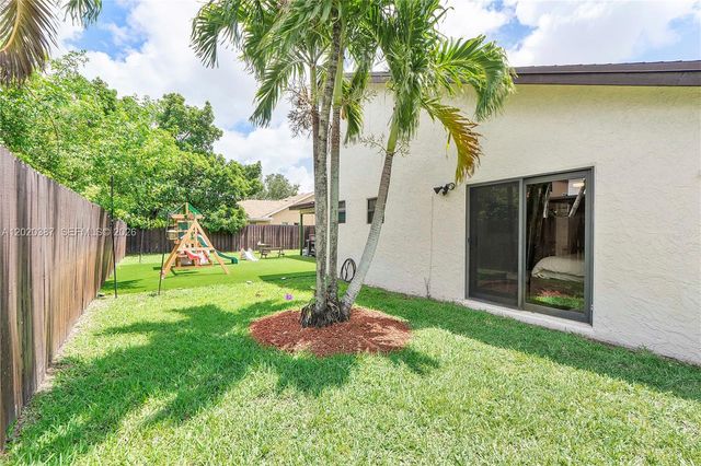 5121 NW 87th Ave, Lauderhill, FL 33351