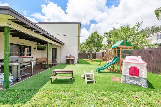 5121 NW 87th Ave, Lauderhill, FL 33351