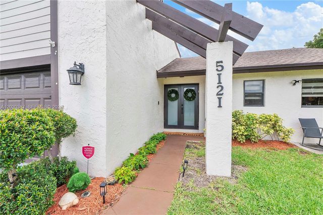 5121 NW 87th Ave, Lauderhill, FL 33351
