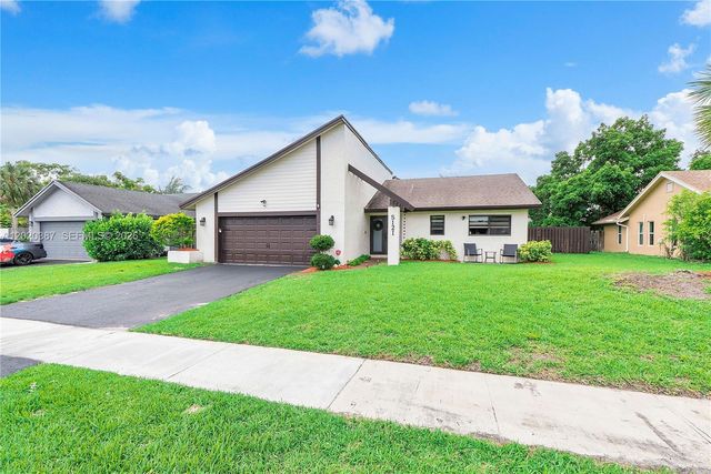 5121 NW 87th Ave, Lauderhill, FL 33351