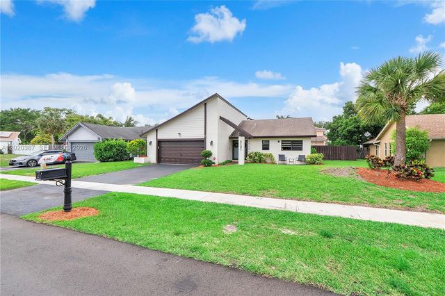 5121 NW 87th Ave, Lauderhill, FL 33351