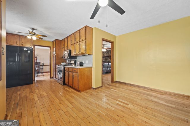 180 Oak Leaf Drive, Stockbridge, GA 30281