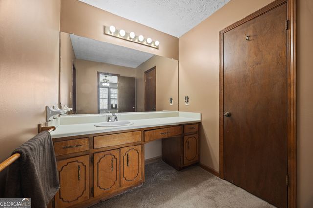 180 Oak Leaf Drive, Stockbridge, GA 30281