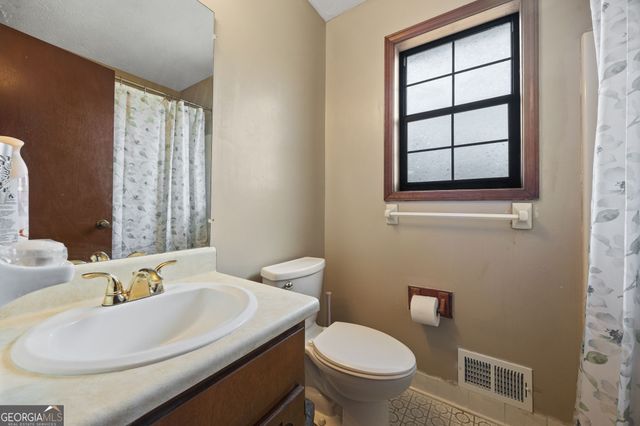 180 Oak Leaf Drive, Stockbridge, GA 30281