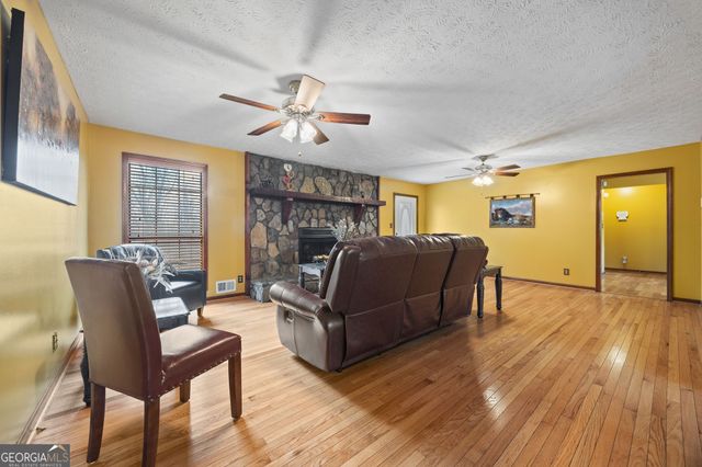 180 Oak Leaf Drive, Stockbridge, GA 30281