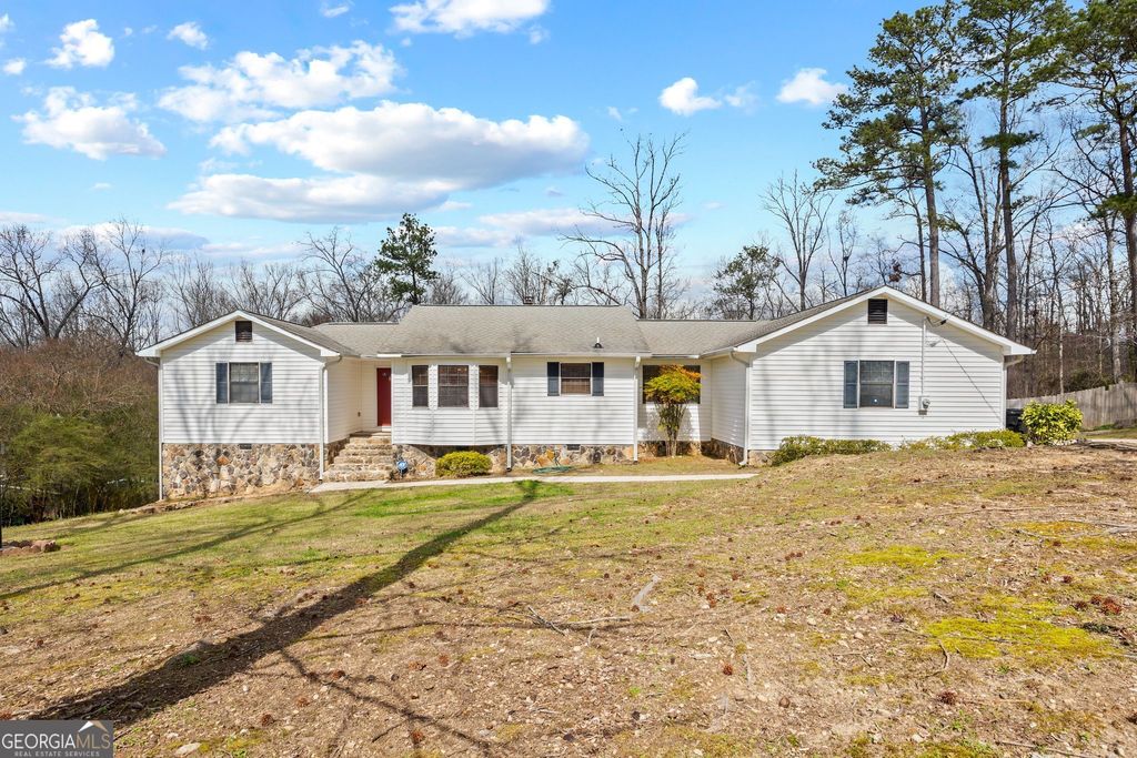 180 Oak Leaf Drive, Stockbridge, GA 30281