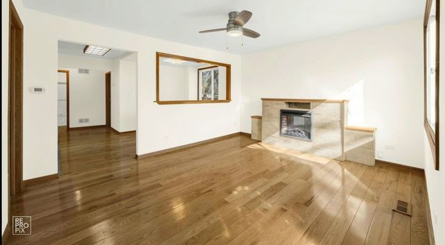 105 E Red Oak Avenue, Bensenville, IL 60106