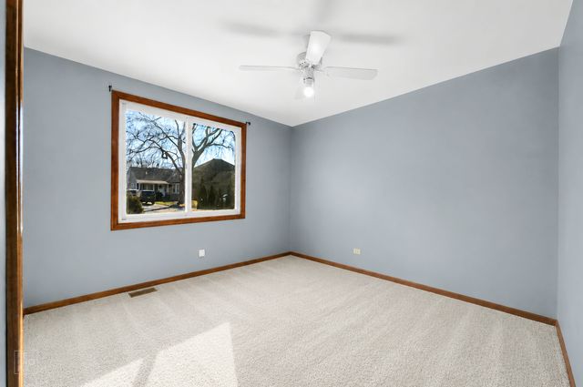 105 E Red Oak Avenue, Bensenville, IL 60106