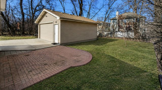 105 E Red Oak Avenue, Bensenville, IL 60106
