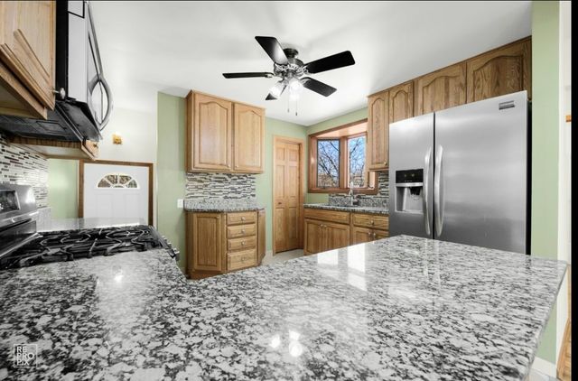 105 E Red Oak Avenue, Bensenville, IL 60106
