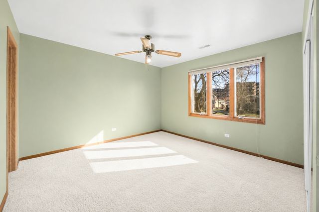 105 E Red Oak Avenue, Bensenville, IL 60106