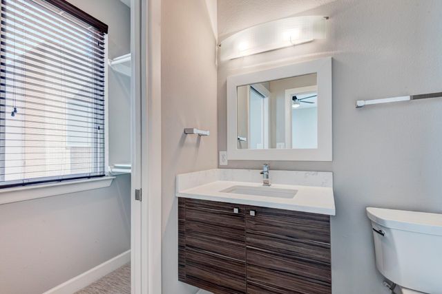 1220 Summer Street, Houston, TX 77007