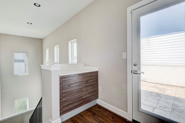 1220 Summer Street, Houston, TX 77007