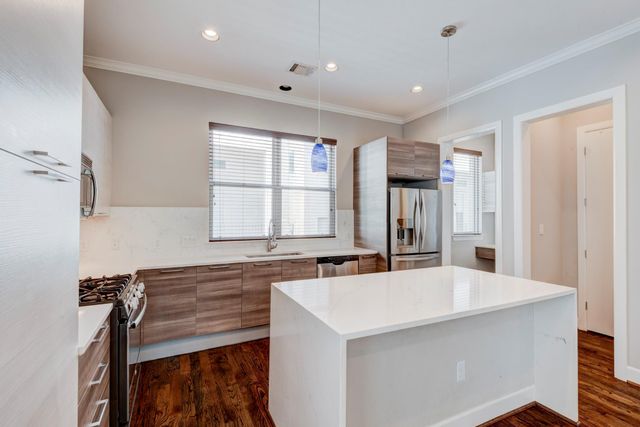 1220 Summer Street, Houston, TX 77007