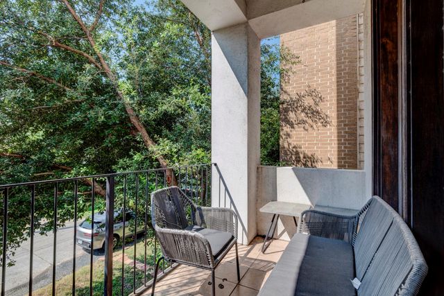 1220 Summer Street, Houston, TX 77007