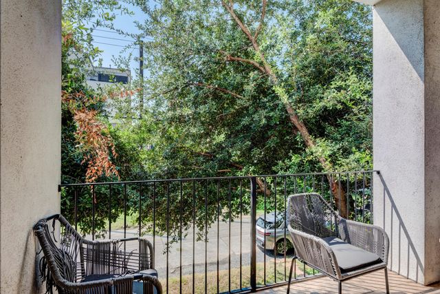 1220 Summer Street, Houston, TX 77007