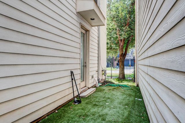 1220 Summer Street, Houston, TX 77007