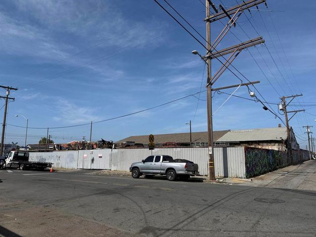 2866 Commercial St., San Diego, CA 92113