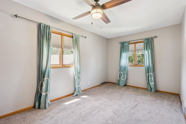 122 Maryland Avenue, Waterloo, IA 50701