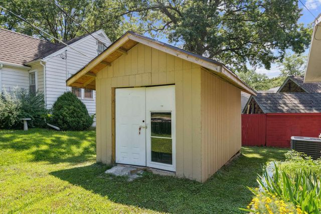 122 Maryland Avenue, Waterloo, IA 50701