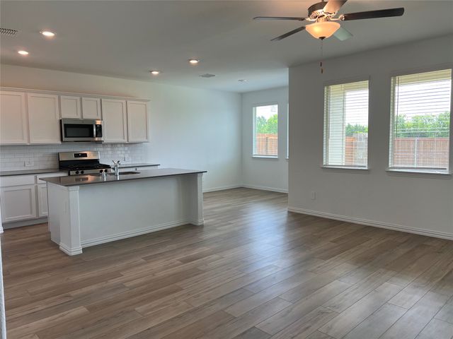 5484 Montrose Drive, Forney, TX 75126
