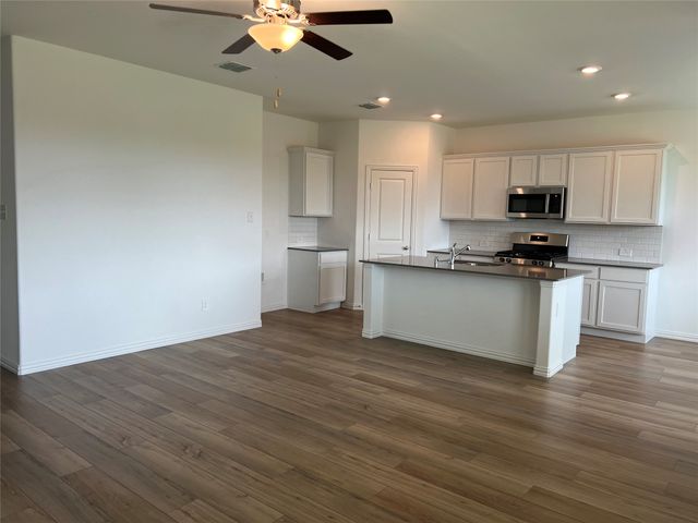 5484 Montrose Drive, Forney, TX 75126