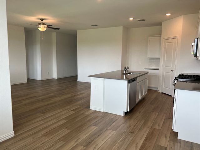 5484 Montrose Drive, Forney, TX 75126