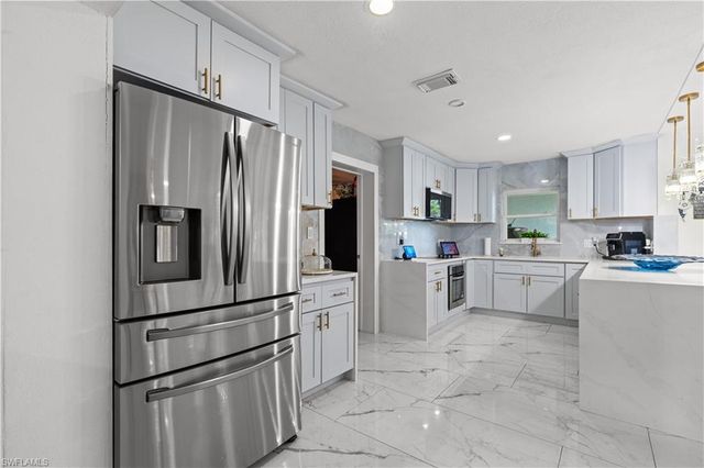 4350 Orangewood AVE, Fort Myers, FL 33901