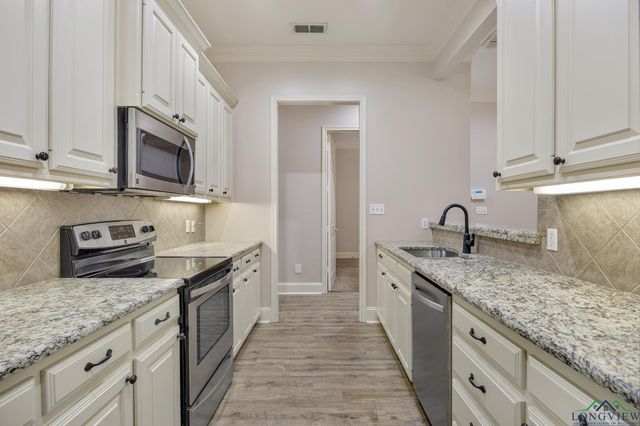 2431 Homestead Ln, Tyler, TX 75701