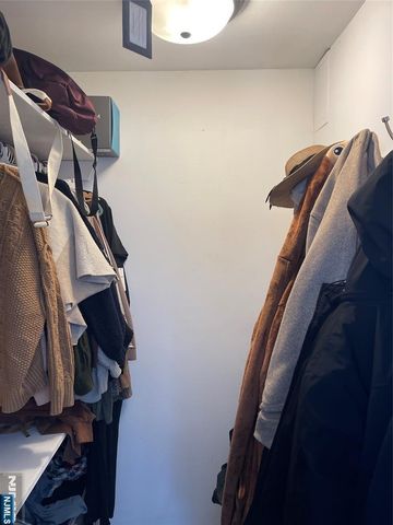 16 Brookside Avenue, Pequannock Township, NJ 07444