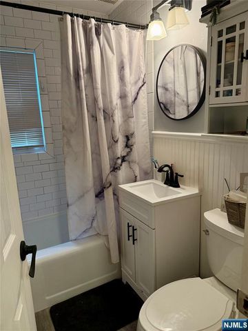 16 Brookside Avenue, Pequannock Township, NJ 07444