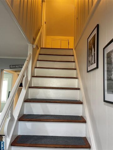 16 Brookside Avenue, Pequannock Township, NJ 07444