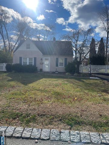 16 Brookside Avenue, Pequannock Township, NJ 07444