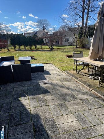 16 Brookside Avenue, Pequannock Township, NJ 07444