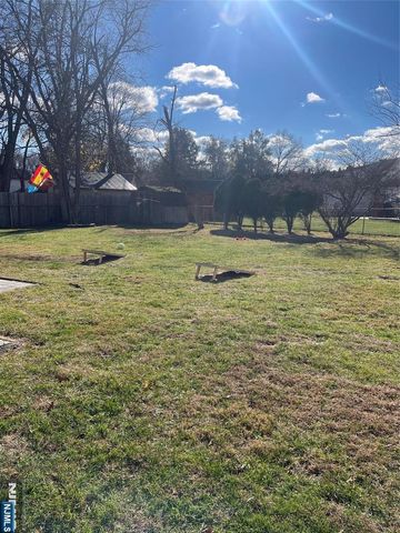 16 Brookside Avenue, Pequannock Township, NJ 07444