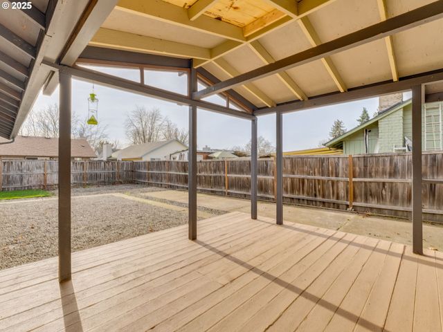 4114 JESSEN Dr, Eugene, OR 97402