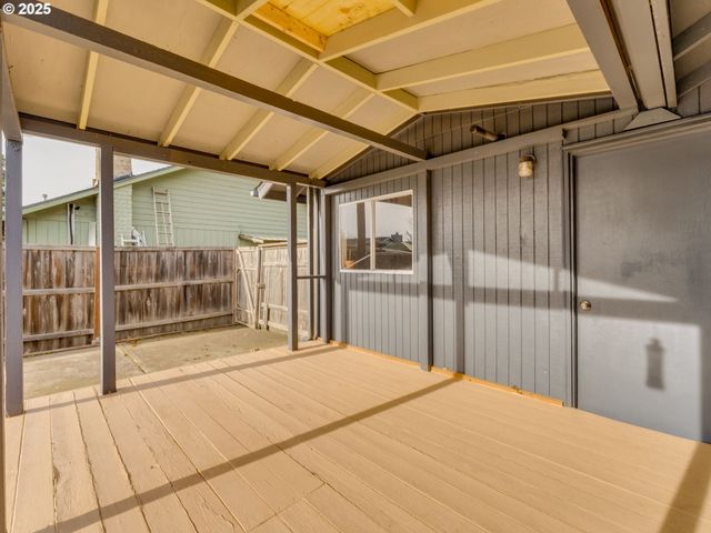 4114 JESSEN Dr, Eugene, OR 97402