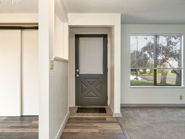 4114 JESSEN Dr, Eugene, OR 97402