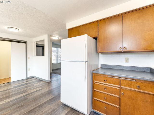 4114 JESSEN Dr, Eugene, OR 97402